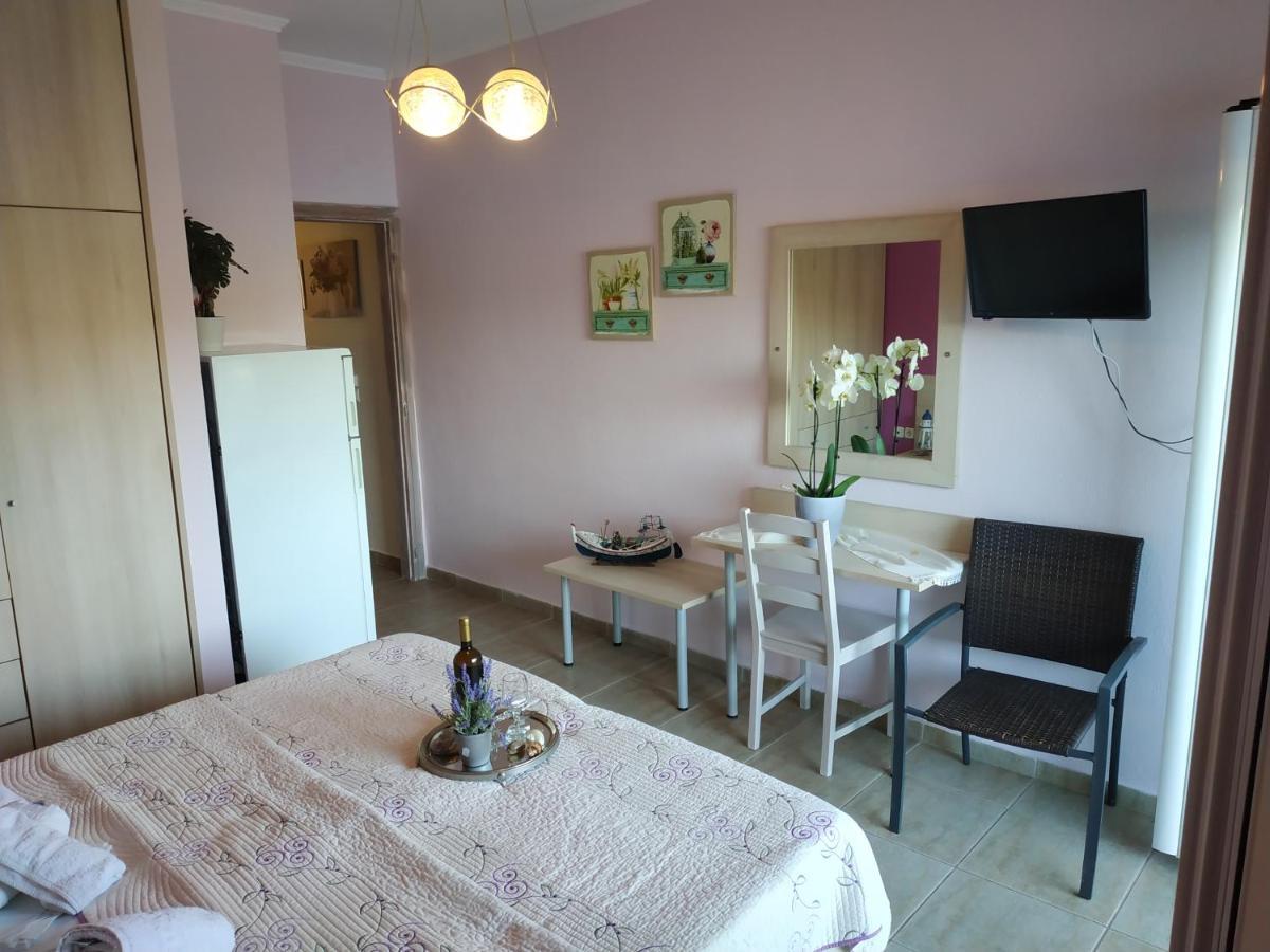 Mpouketo Apartments Неос Мармарас Екстериор снимка
